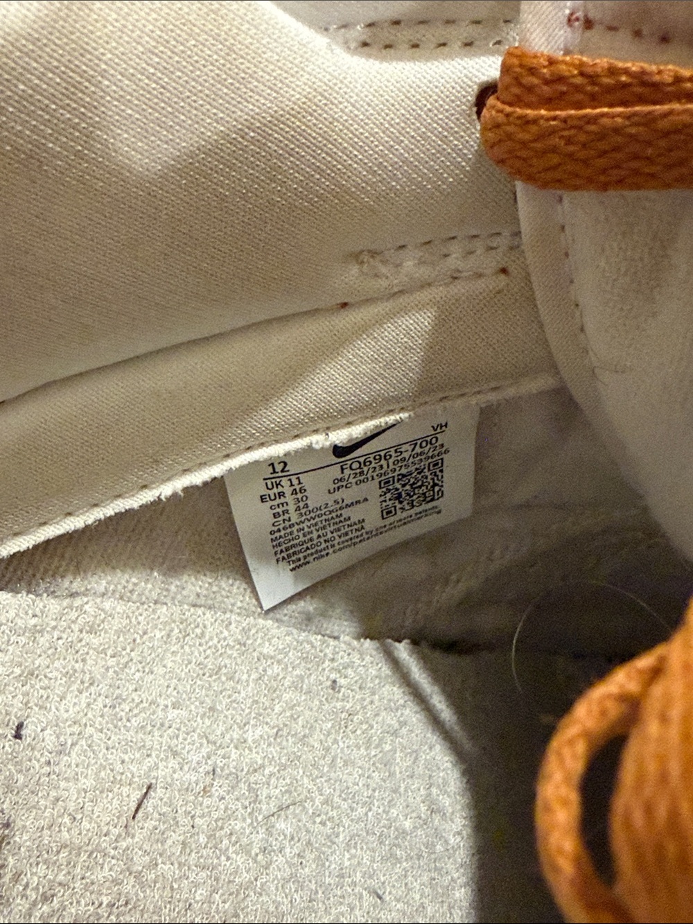 Nike Men’s Low-Top Dunks - Picture 7 of 7